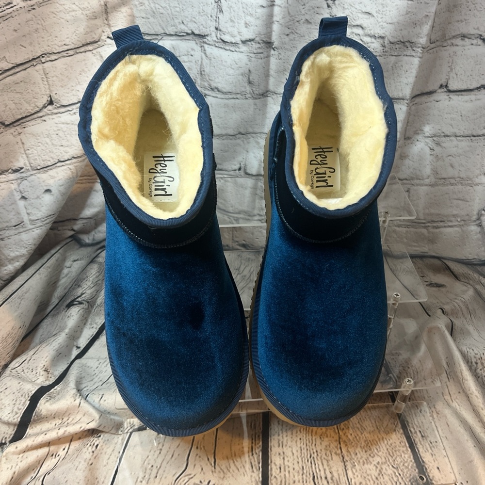 NIB! Corkys -Limited edition- Teal / Blue Velvet Ankle Boots